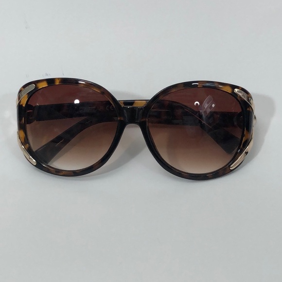 Rocawear Accessories - Rocawear sunglasses